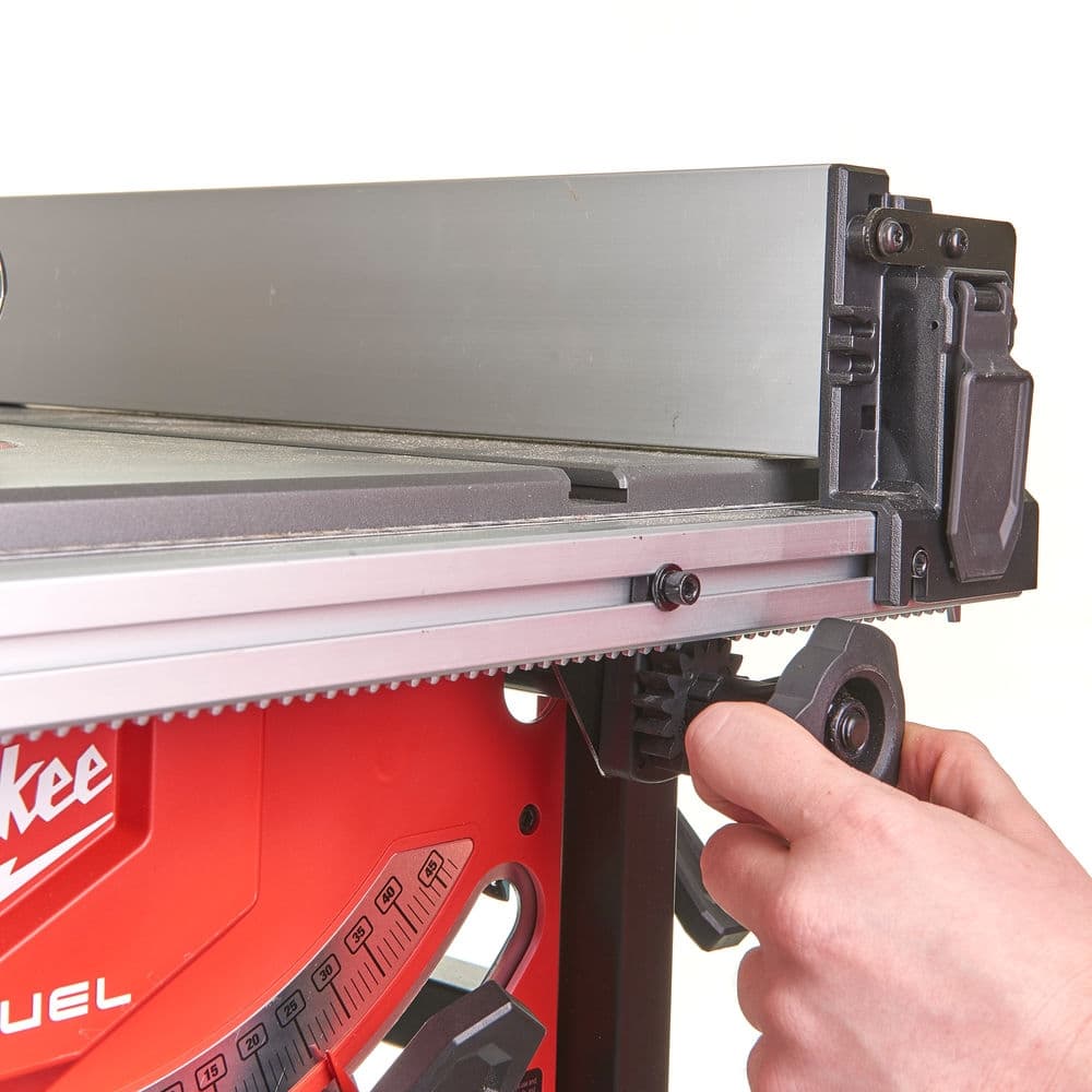Aku. stoni cirkular 210mm 18V – M18FTS210-121B