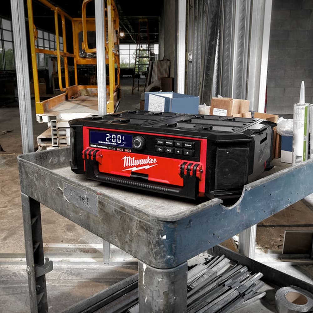 Radio-Punjač PACKOUT 18V/230V – M18PRCDAB+-0