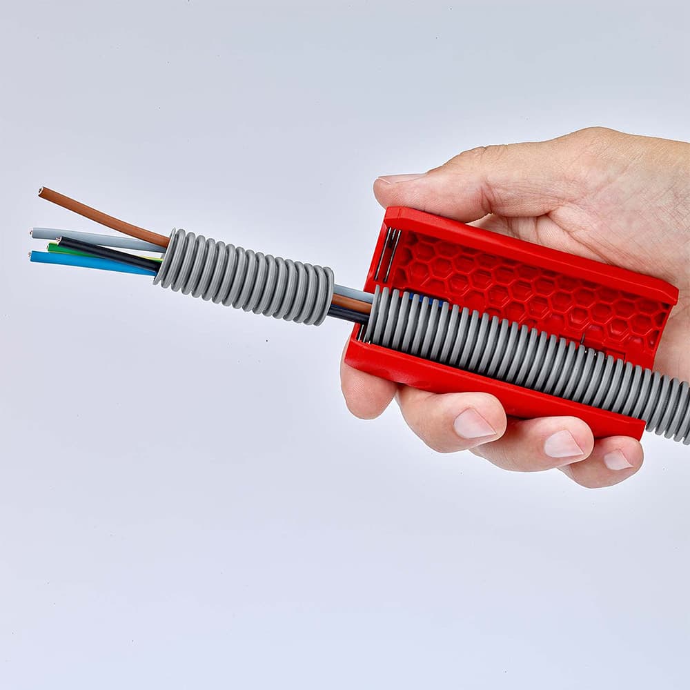 KNIPEX TwistCut® Rezač rebrastih cevi – 90 22 01 SB