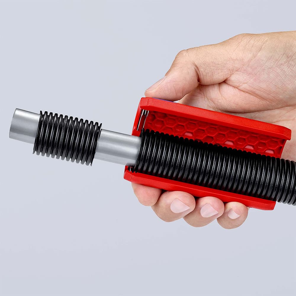 KNIPEX TwistCut® Rezač rebrastih cevi – 90 22 01 SB