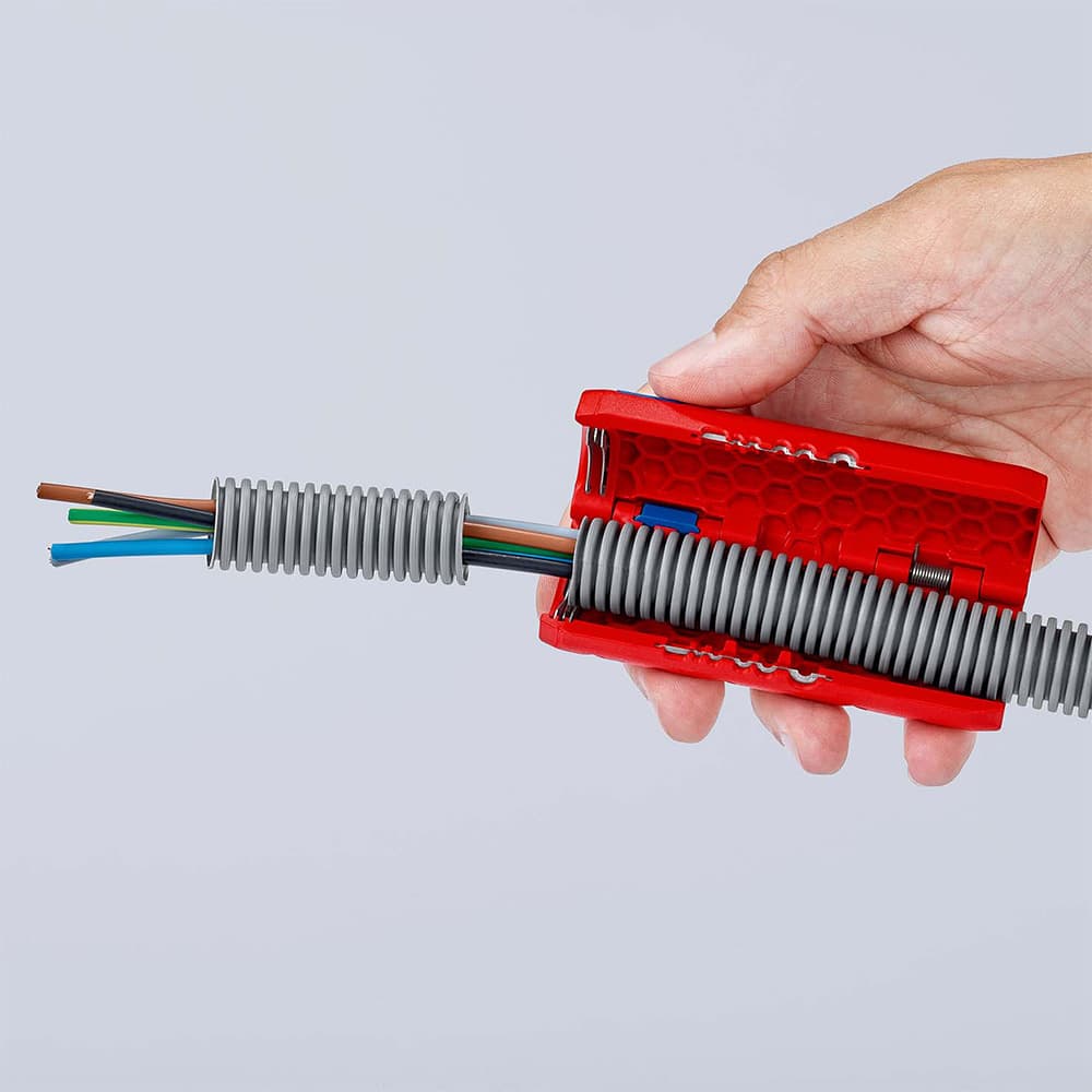 KNIPEX TwistCut® rezač rebrastih cevi – 90 22 02 SB