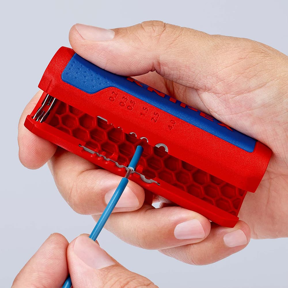 KNIPEX TwistCut® rezač rebrastih cevi – 90 22 02 SB