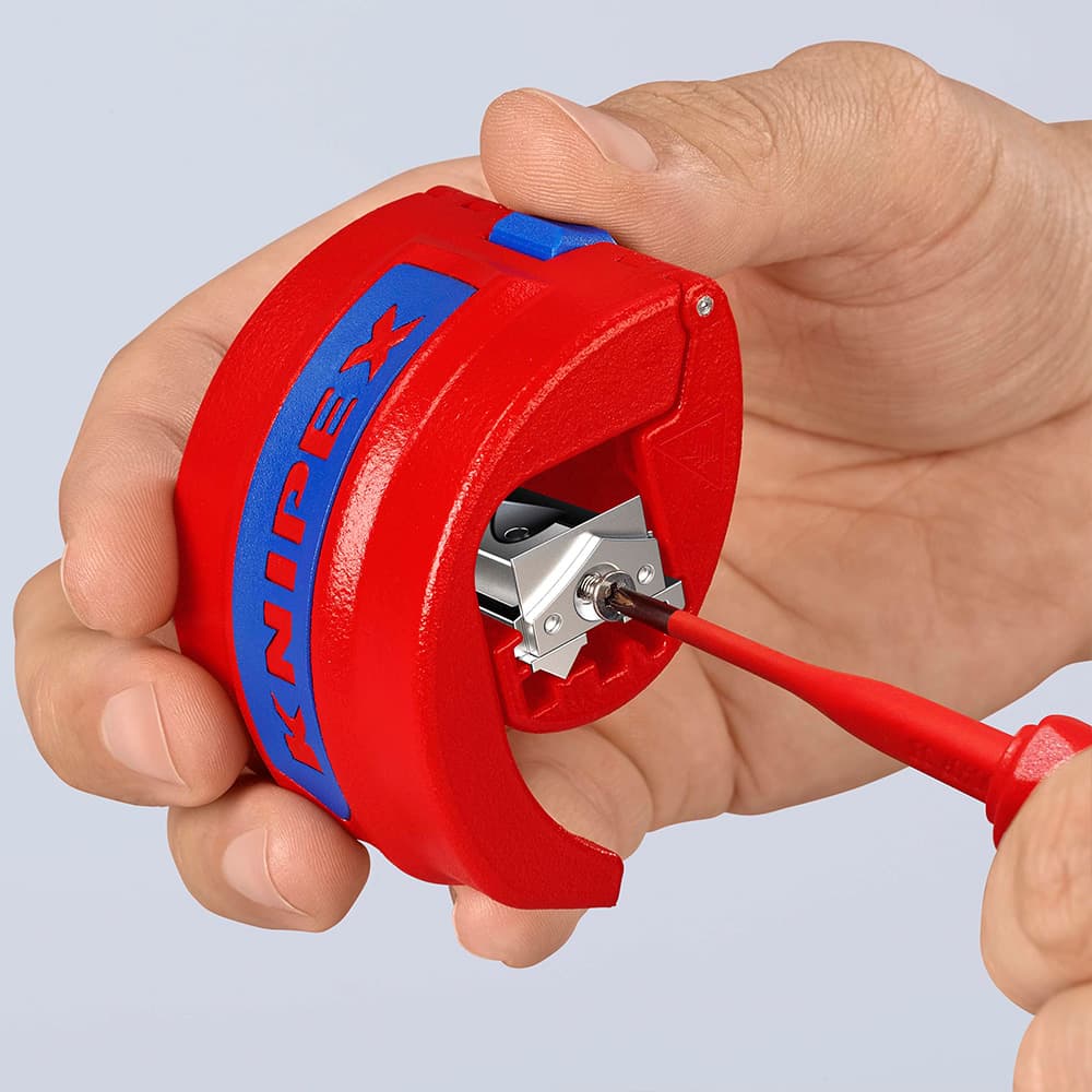 KNIPEX BiX® Nož za sečenje plastičnih cevi – 90 22 10 BK